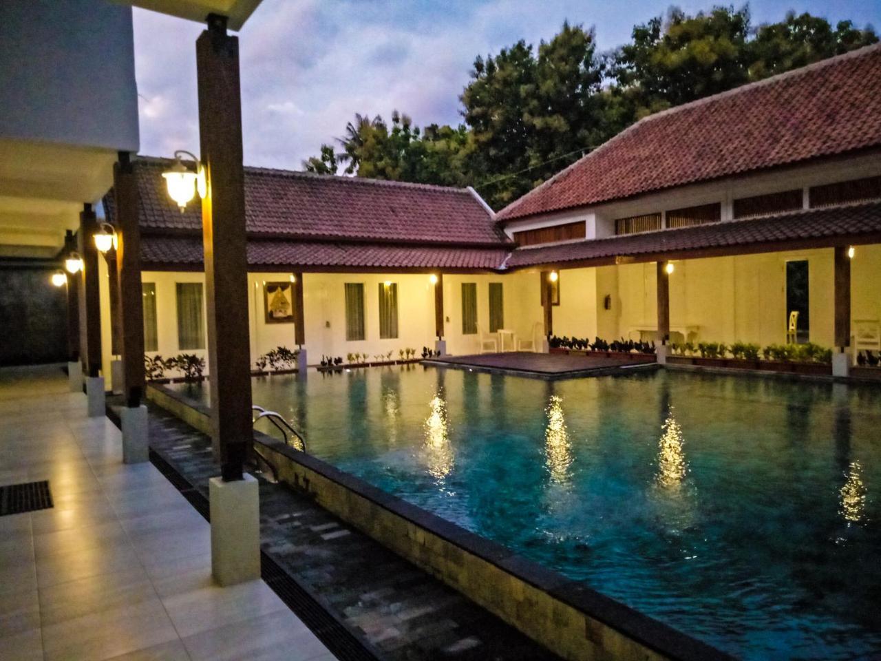 Sinom Borobudur Heritage Hotel Magelang Exterior photo